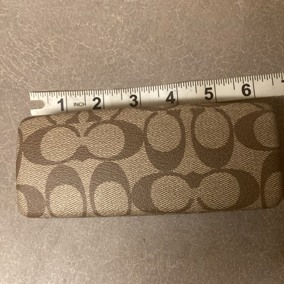 COACH Hard-side Case for Glasses - Picture 2 of 3